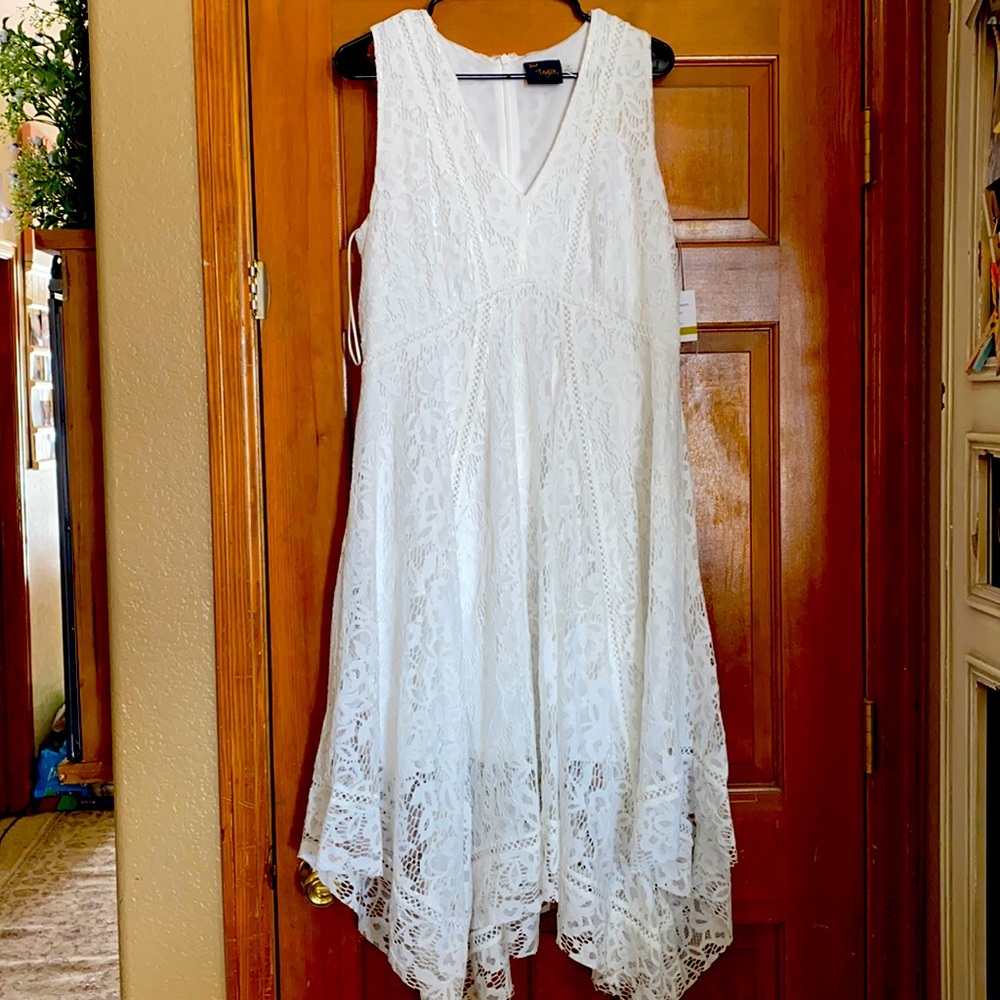 JUST...TAYLOR IVORY DRESS - Picture 2 of 8